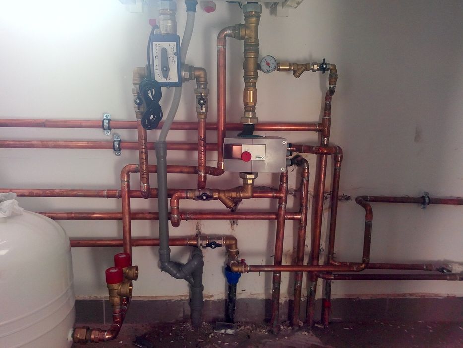 Montaj Aer Conditionat Instalator , Încălzire în pardoseală , Montaj centrale