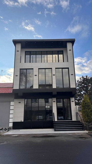 отдельностоящее здание в центре Ташкента. 500м2