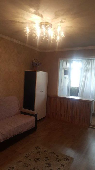 Продаётся 2х комн квартира на Художников. метро БИЙ. 225 школа
