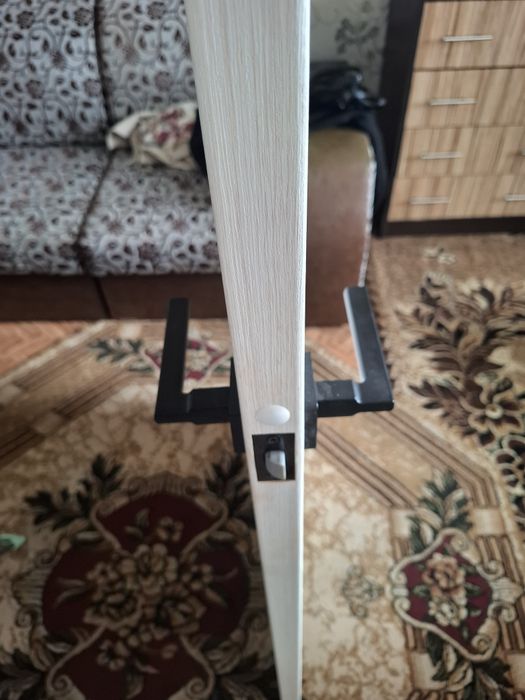 Продам межкомнатную дверь