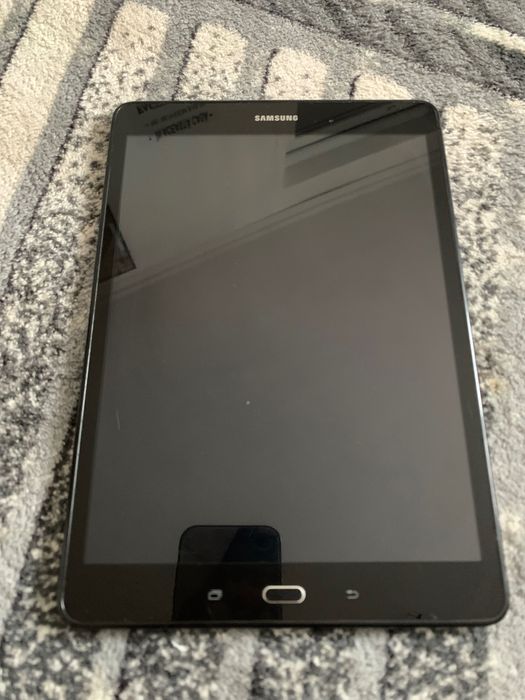 Vând tabletă Samsung Galaxy A