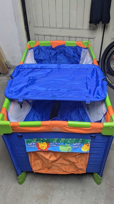 Детска сгъваема кошара с матрак, междинно ниво и повивалник