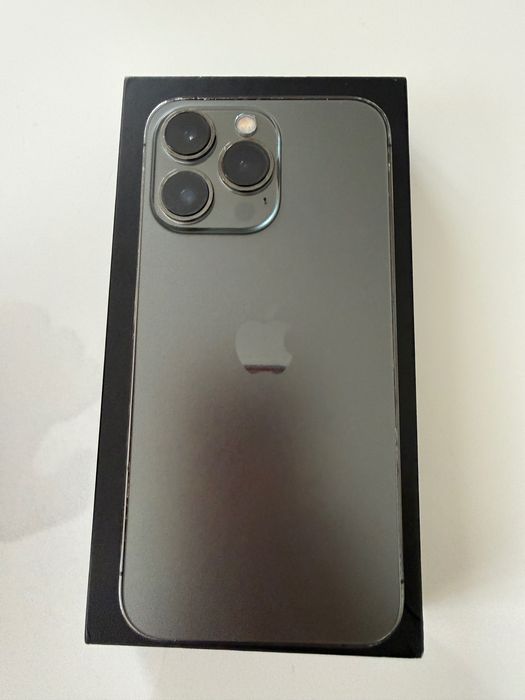 iPhone 13 Pro 256GB Graphite | Отлично състояние | Пълен комплект