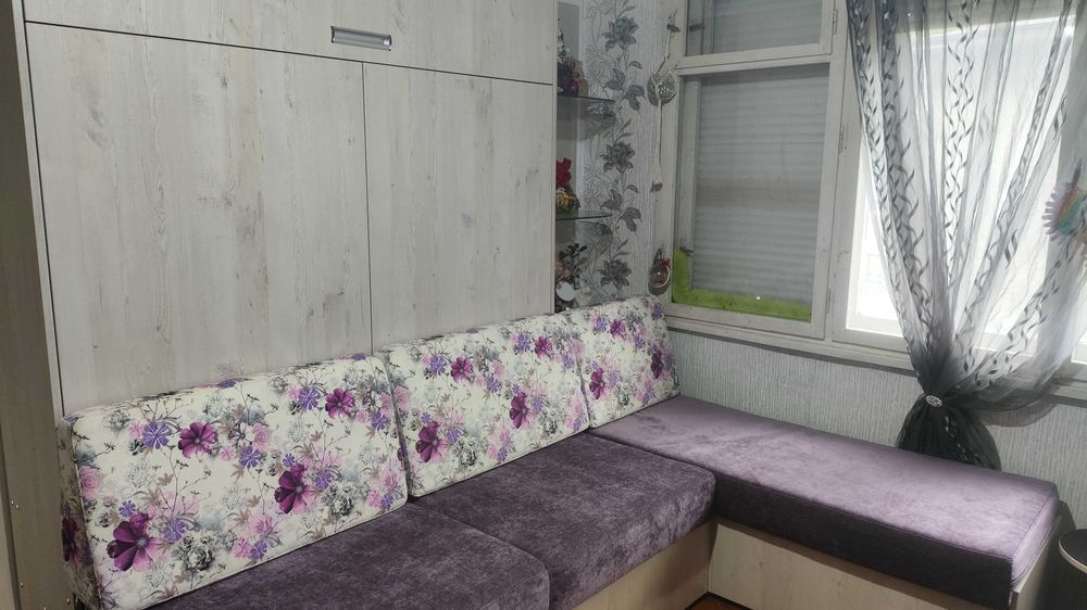 Падаши легла с ъглов диван