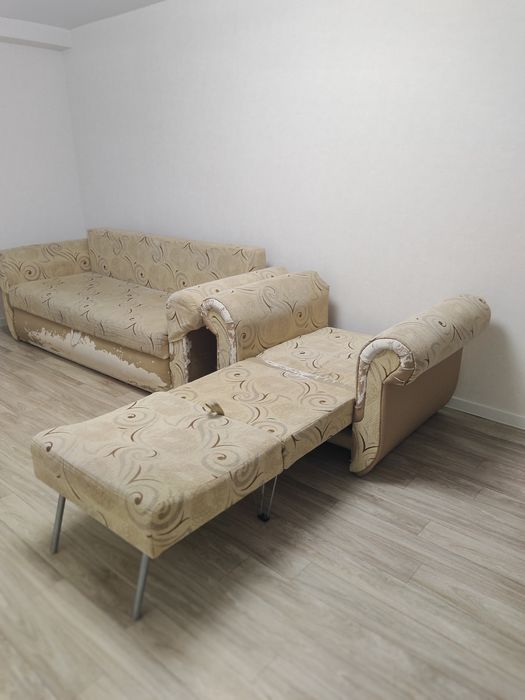 Диван с креслом б/у