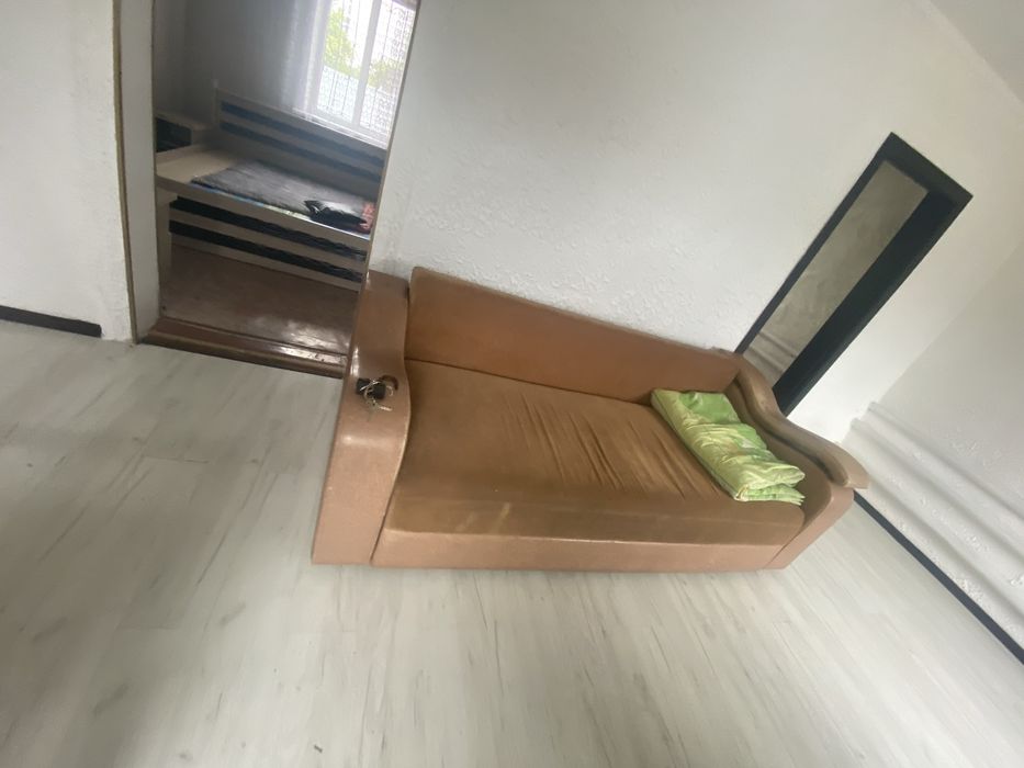 Продам спальный гарнитур