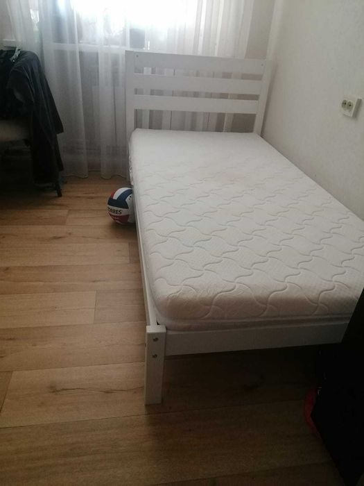 детская кровать с матрацем
