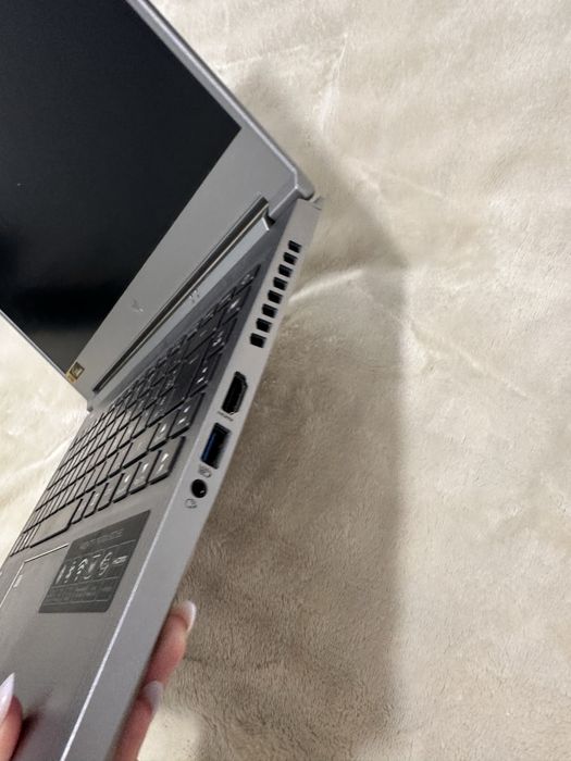 Laptop gaming Asus predator triton 300SE