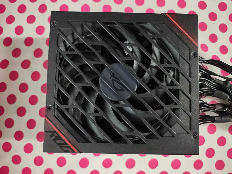 Sursa PC ASUS ROG Strix, 80+ Gold, 650W.