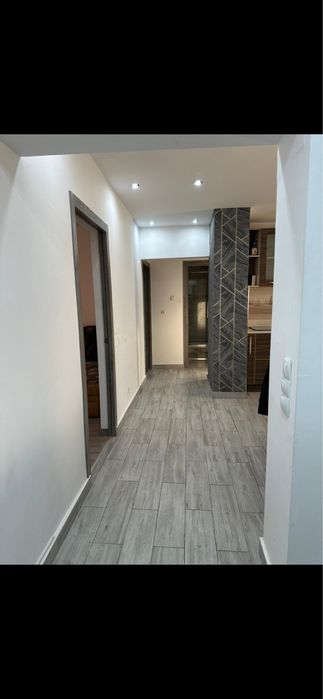 Inchiriez apartament 3 camere