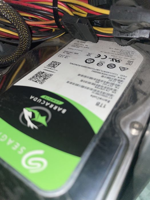 Na stolniy kompyuter srochna sotiladi