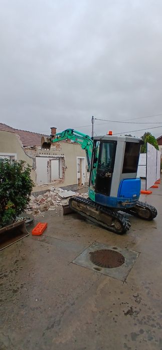 inchiriez miniexcavator cu picon demolari bobcat transport  moloz etc
