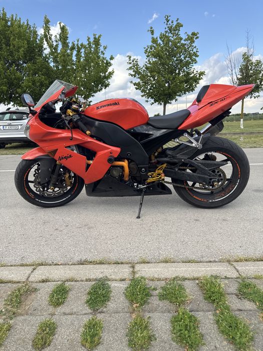 Kawasaki ZX-10R Gen 1 (2005) - Оригинален оранжев (Pearl Blazing Orange), спортна генерация, Ohlins демпфер. Ревизиран мотор