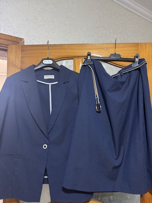 Продам женский костюм