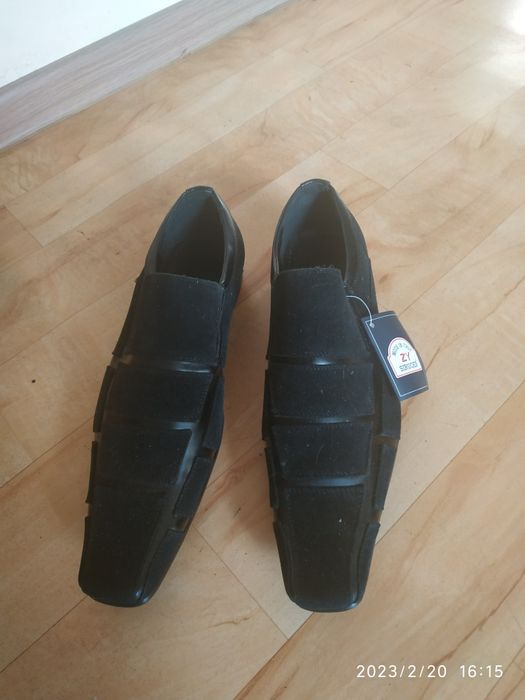 Продам мужские модельные туфли