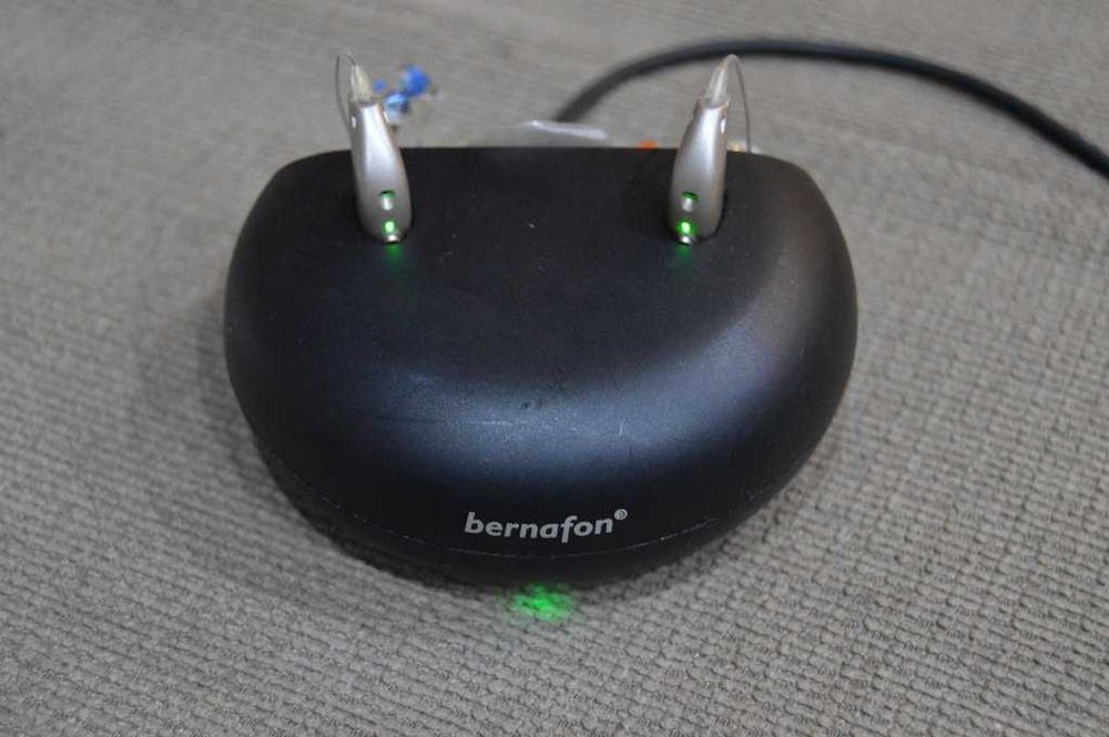 Aparat auditiv BERNAFON Alpha 9 binaural + incarcator si accesorii