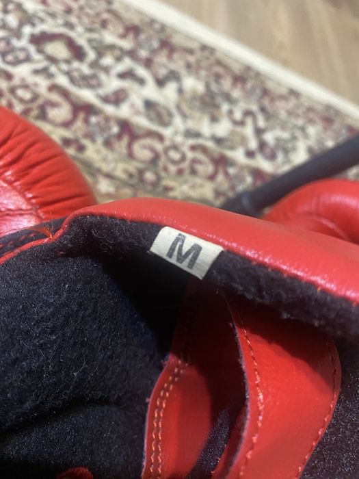 Перчатки, шлем и лапы