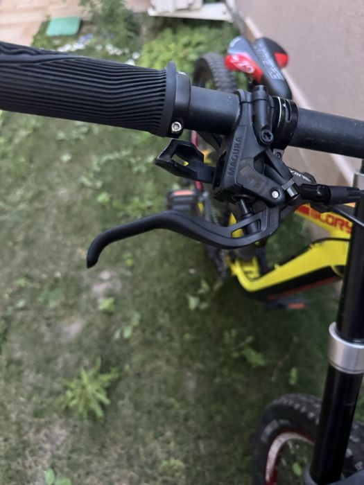 Колело giant glory dh 2018