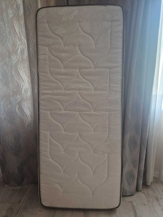 Saltele pat stare foarte buna 2 bucati 80x190