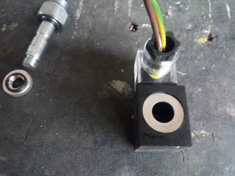 Electrovalva pompa sistem basculare 12v Ford / Iveco / Mercedes/ Vw