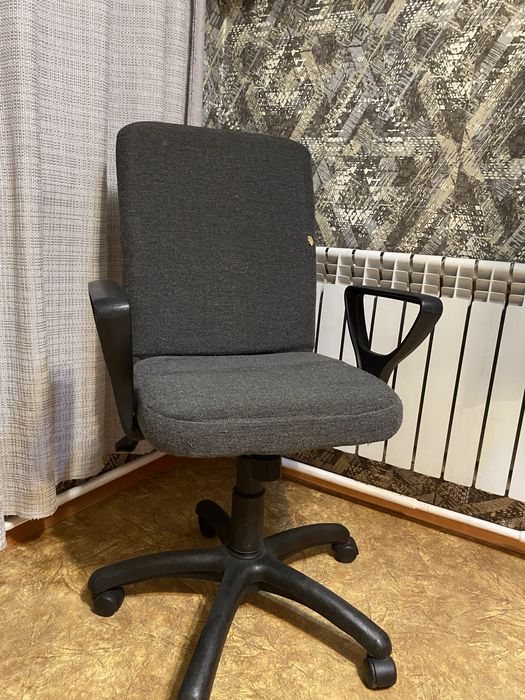 Продам офисное кресло