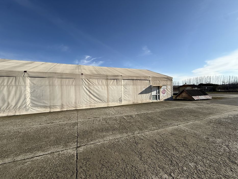 Vand cort industrial. 340 mp sau 500 mp