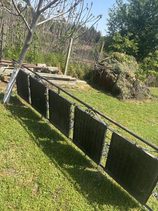 Железен Парапет