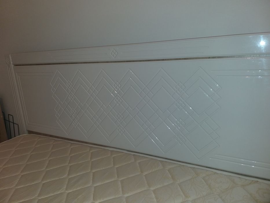 Продам спальный гарнитур