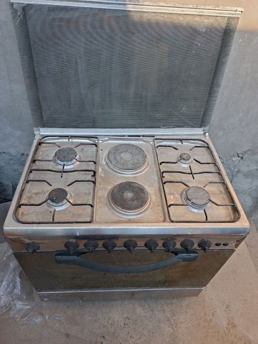 Indesit gazplita sotiladi