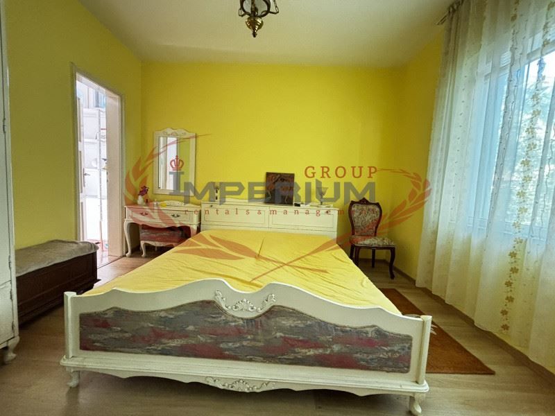 Дава се под наем Тристаен апартамент в Варна, ВИНС - 70 кв.м за 663 € - Снимка #3