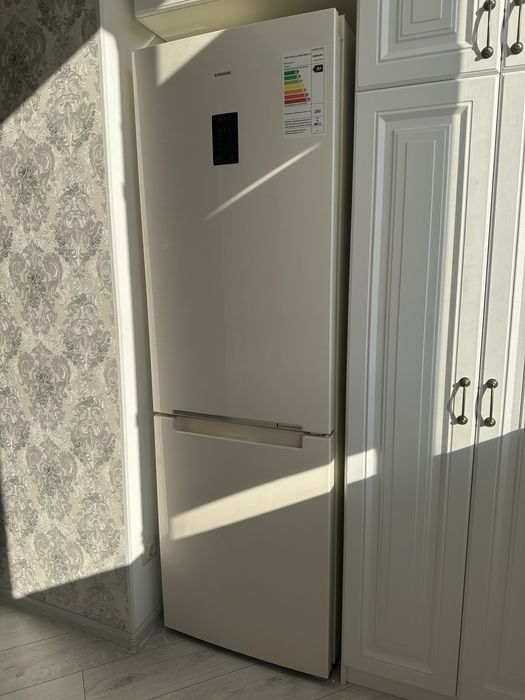 Продается холодильник Samsung No Frost