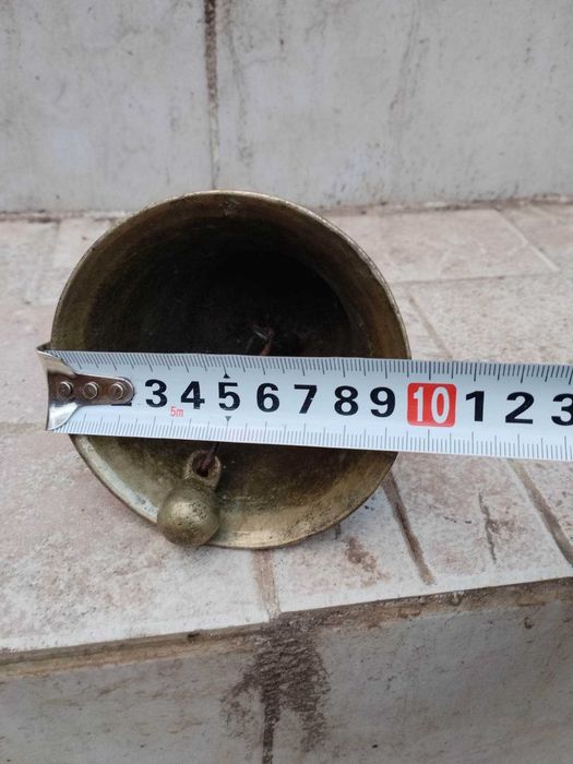 Стар месингов звънец