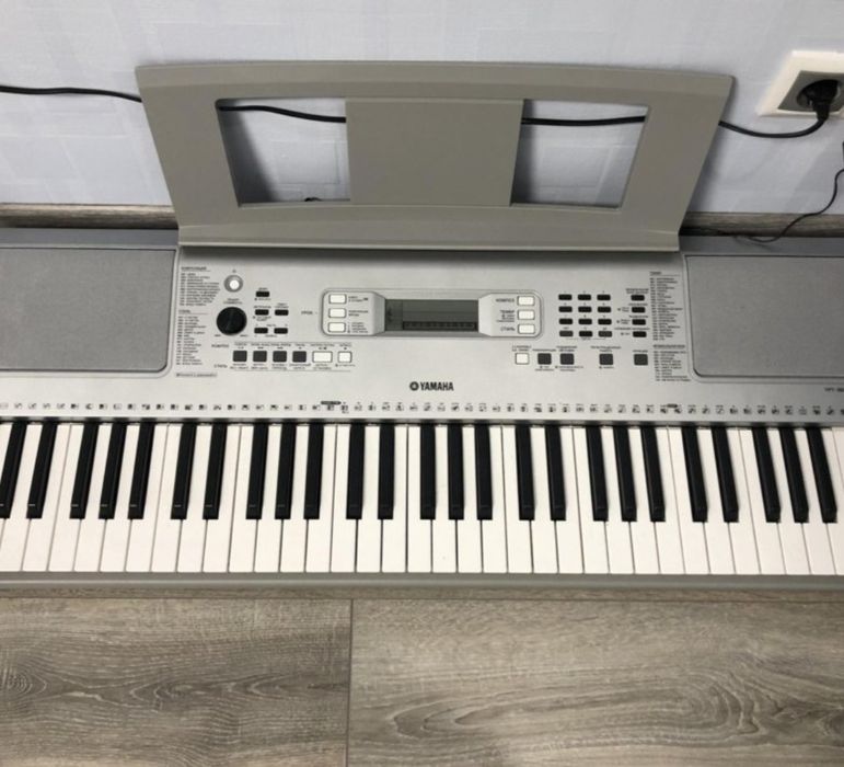 Продаётся синтезатор Yamaha ypt 360 в отличном состоянии.