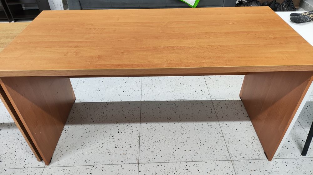 Столы офисные 4 штуки