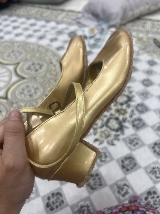 Срочно продаю туфли для танцы