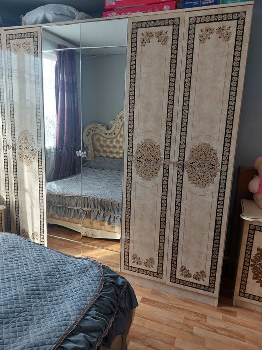 Спальный гарнитур