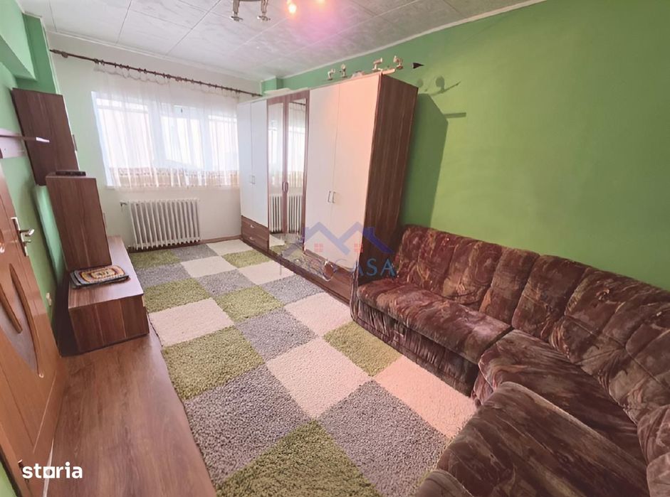 Apartament 2 camere decomandat, et.2, Cetate, zona Mercur — fotografia 1