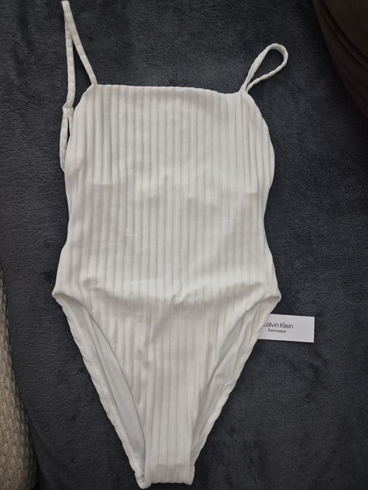 Здравейте!чисто нов бански на марката calvin klein xd
Продавам този ба