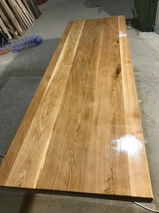 Masa de vanzare din sejar