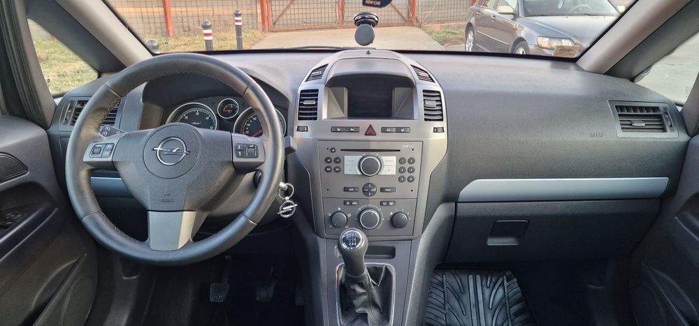 Opel Zafira 1.9 CDTI, 120 CP