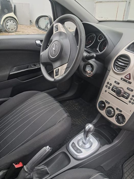Opel Corsa Automată