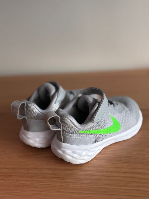 Бебешки обувки Nike Revolution 6
