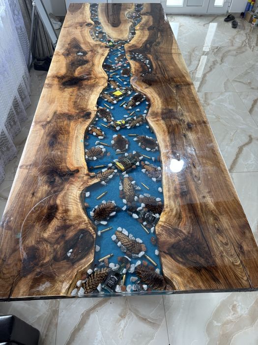 Vand masa, blat de nuc si rasina epoxidica