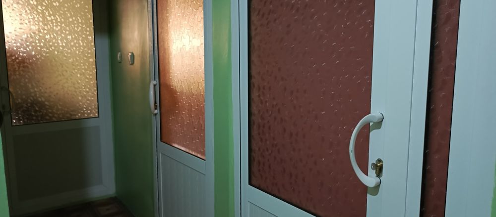 Продается своя квартира 3 комнатная на первом этаже