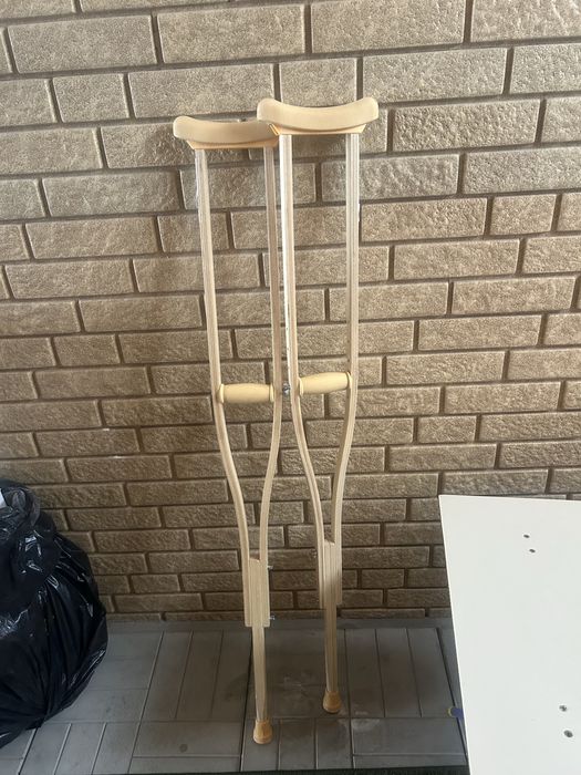 Продам костыли деревянные