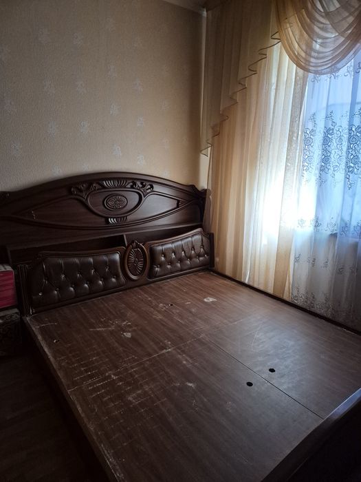 Спальный кровать