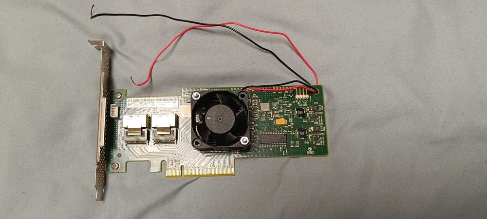 LSI 9240-8i HBA/RAID контролер