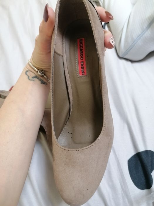 Дамски бежови обувки