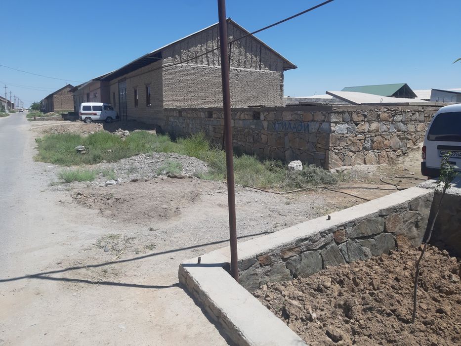 СРОЧНА ХОВЛИ сотилади аерапортда