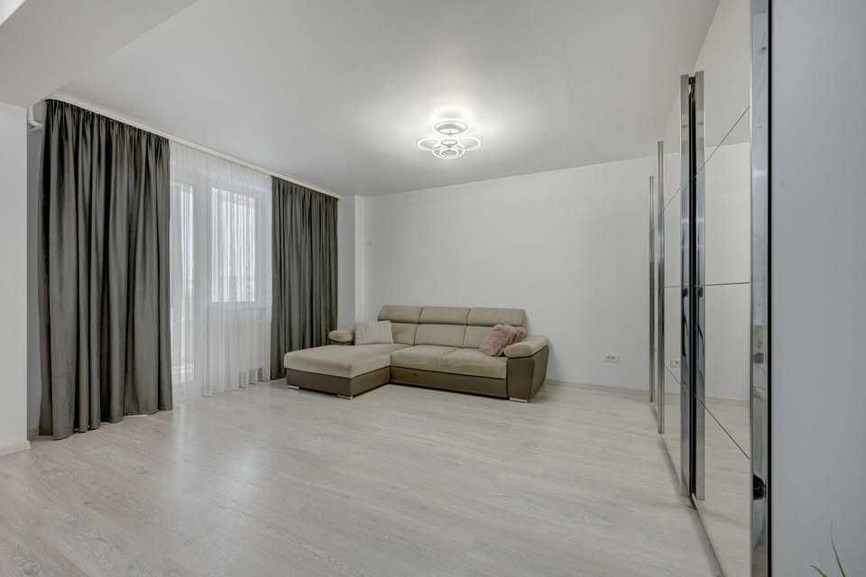 Продава се Тристаен апартамент в Русе, Родина 1 - 97 кв.м за 1199 €/кв.м - Снимка #1
